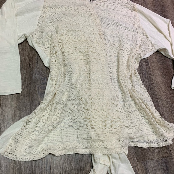 OPEN FRONT WATERFALL IVORY AND LACE CARDIGAN - Picture 2 of 8